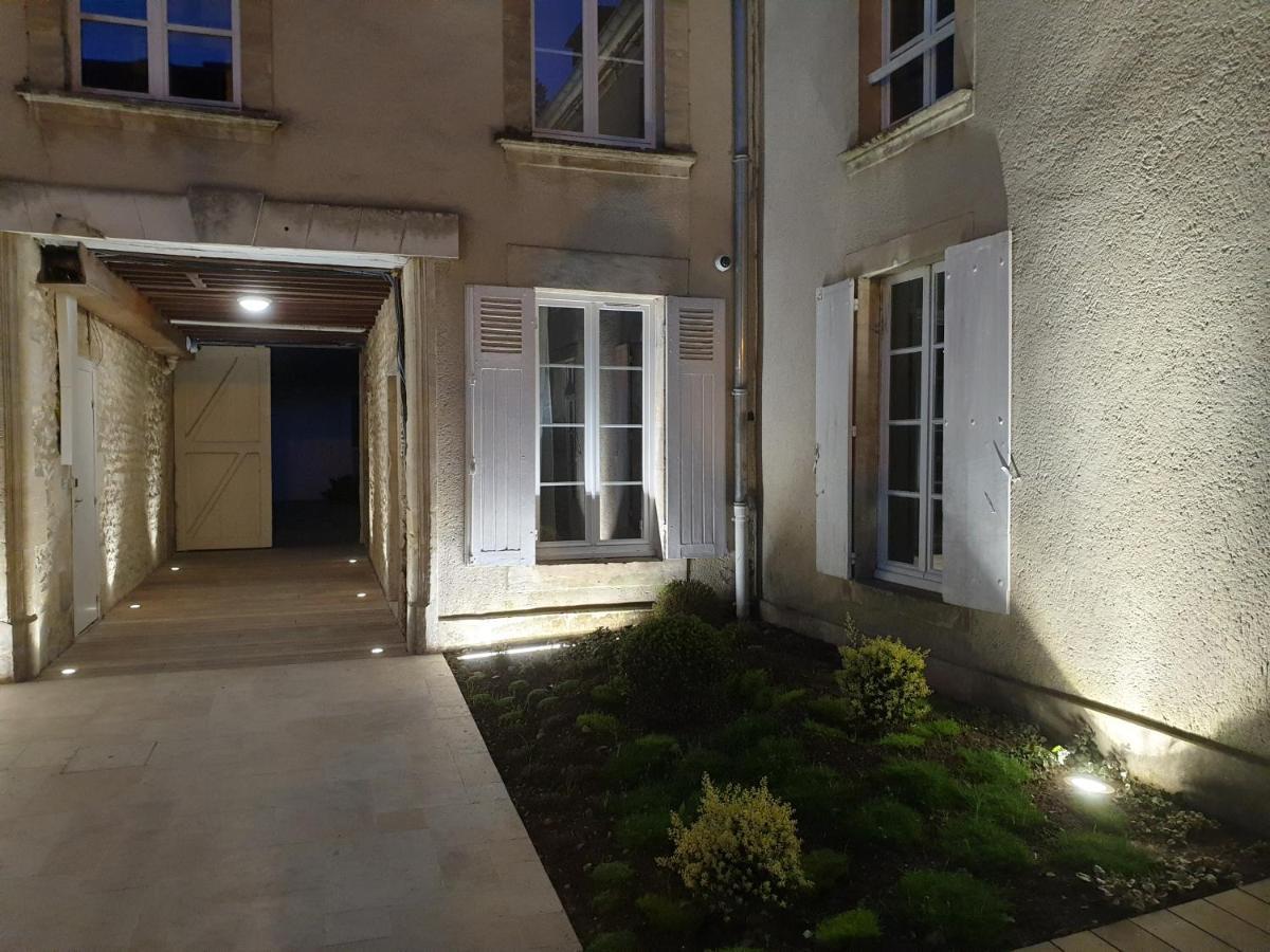 Au Loup Historic Apartments Bayeux Eksteriør billede