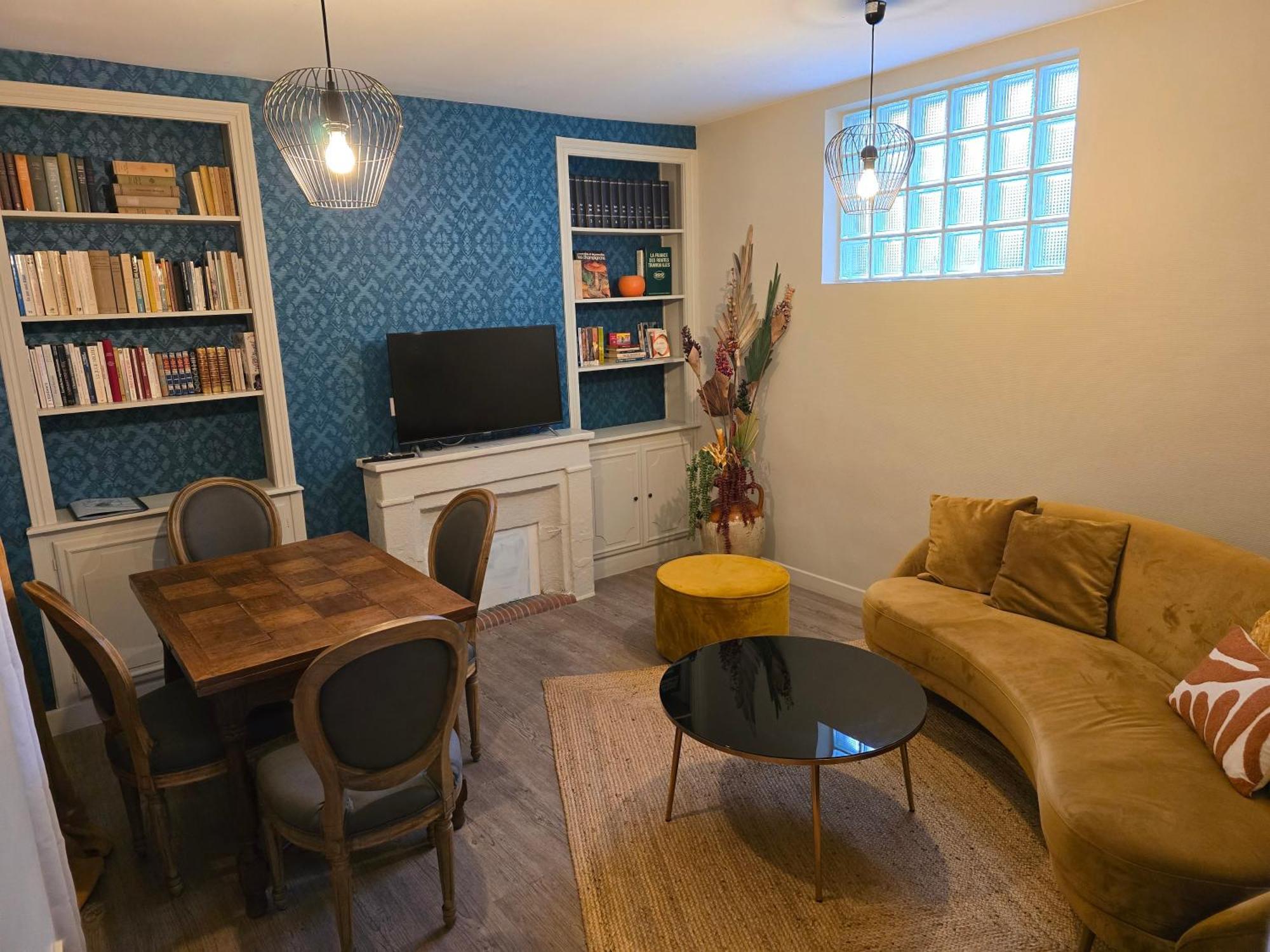 Au Loup Historic Apartments Bayeux Eksteriør billede