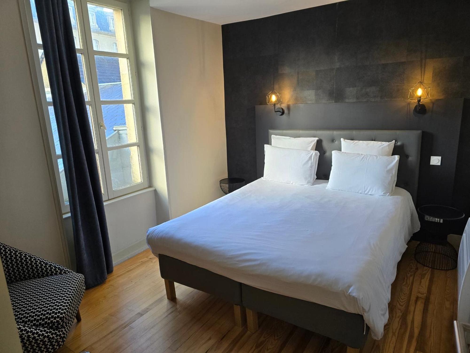Au Loup Historic Apartments Bayeux Eksteriør billede